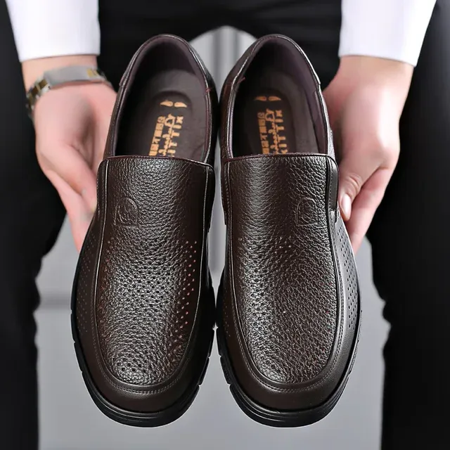 Men's casual shoes made of genuine leather