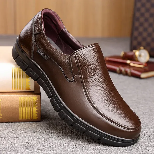Men's casual shoes made of genuine leather