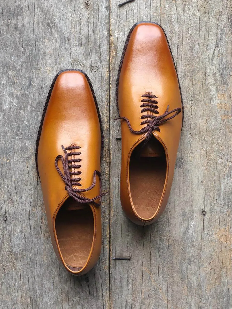 Stylish Men's Handmade tan Color Whole cut Shoes Men leather formal Shoes Men dress shoes