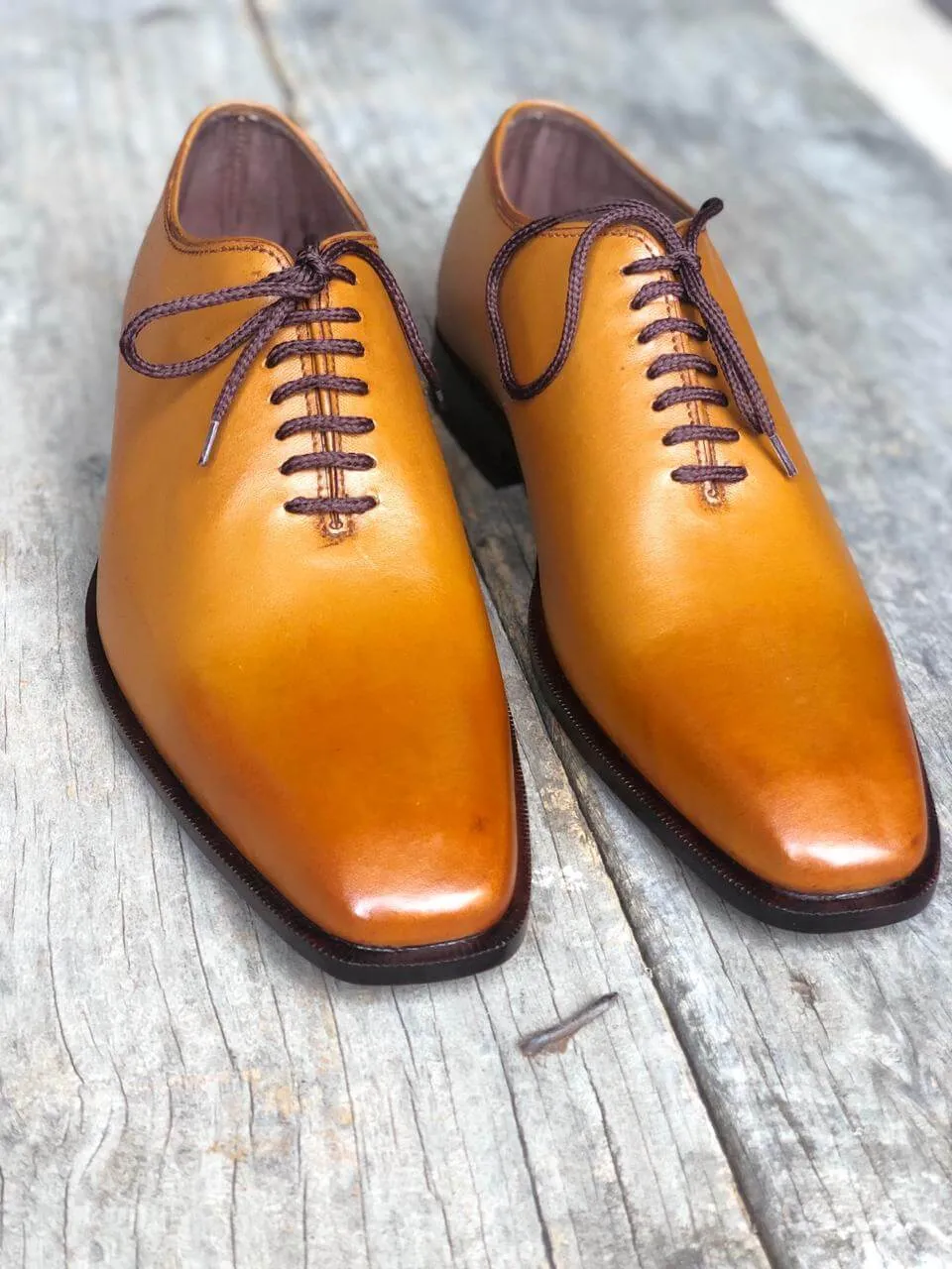 Stylish Men's Handmade tan Color Whole cut Shoes Men leather formal Shoes Men dress shoes
